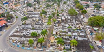 Municipalidad adecenta cementerios por Día de los difuntos