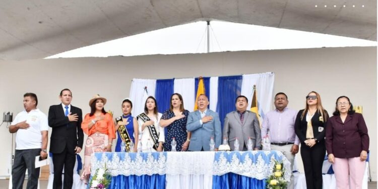 Municipalidad participó en sesión solemne por el Día del Artesano