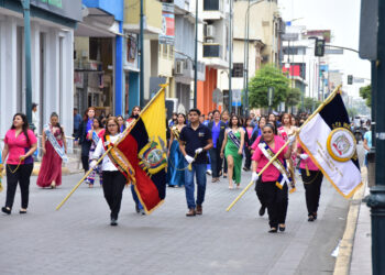 Con desfile y sesión solemne artesanos conmemoraron su día
