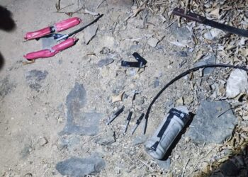 Artefactos explosivos hallados en la entrada de un motel