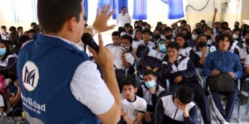 Estudiantes del Colegio Ismael Pérez Pazmiño recibieron capacitación de movilidad