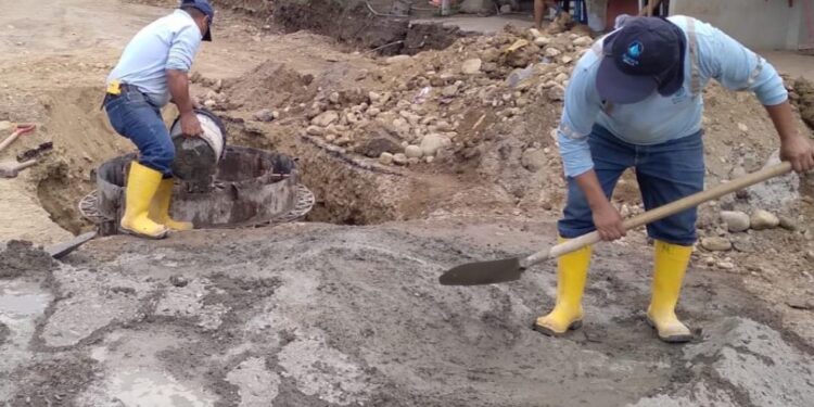 Aguas construye cámara central de alcantarillado en las calles Cuba y 10ma Avenida