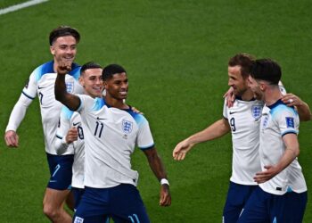Inglaterra firma la primera goleada del Mundial