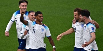Inglaterra firma la primera goleada del Mundial