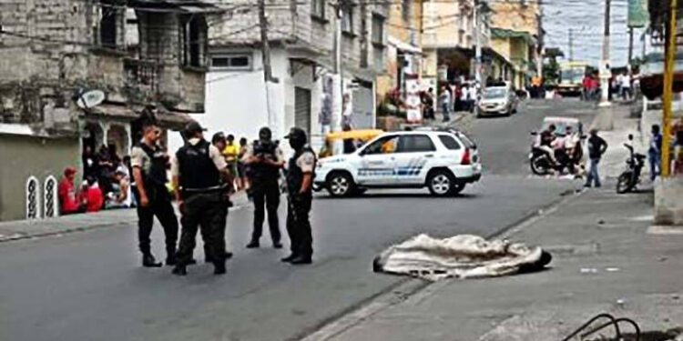 Cuerpo embalado fue encontrado en la calle