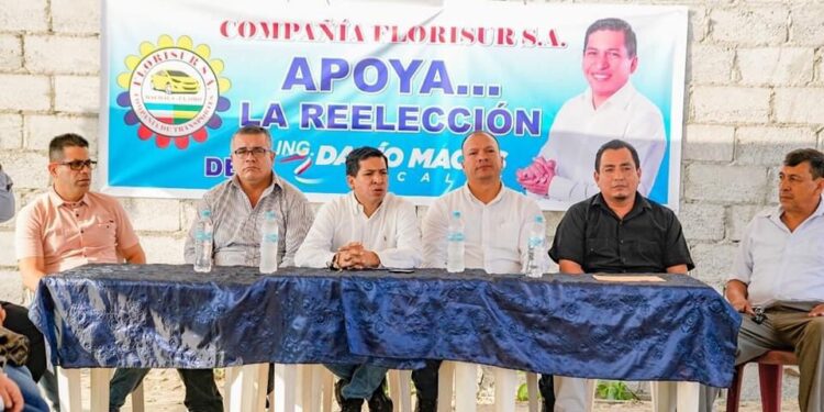 Alcalde mantuvo reunión con gremio de taxistas