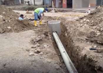 Aguas instaló tirante de alcantarillado en el barrio 24 de Septiembre