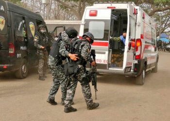 Seis policías heridos en balacera y detonaciones en la Penitenciaría del Litoral