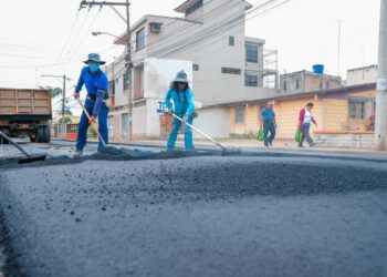 Asfaltan calle Francisca Pérez entre Av. 25 de Julio y Pajonal