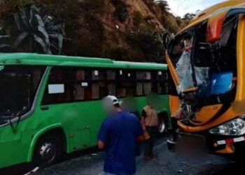 15 heridos dejó choque entre buses en la vía al Quinche