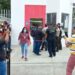Desmayo de 19 estudiantes alertó a padres de familia