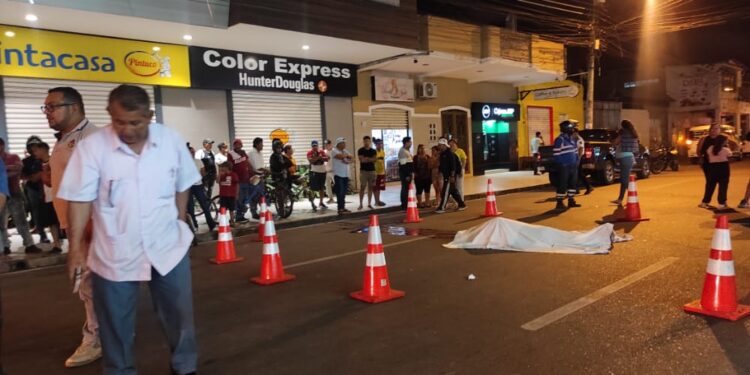 Cerca de 5 minutos estuvo agonizando en el pavimento