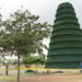 En el Parque Zoila Ugarte ya se instala uno de los árboles navideños más grandes del Ecuador