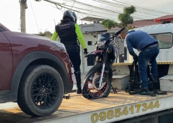 Un motociclista resultó herido y el conductor de un automotor quedo detenido