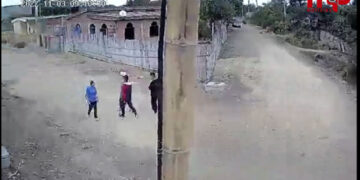 Tres sujetos asaltaron a una mujer