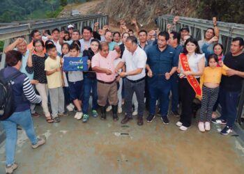 Entregaron Puente Bailey que une las comunidades Playas de Daucay y El Colorado
