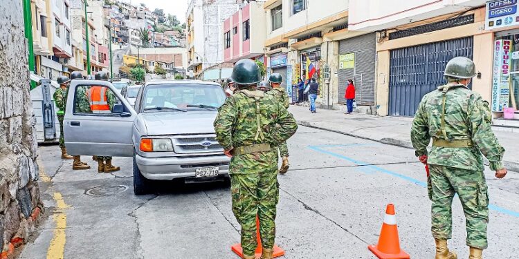 El presidente Lasso presenta proyecto para que Fuerzas Armadas pueda luchar contra el crimen