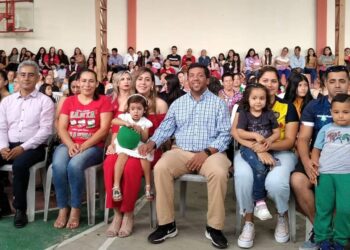 Alcalde de Atahualpa participa de agasajo a centenares de niños del cantón