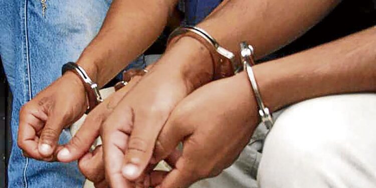 Acusados de torturar a detenidos, 3 expolicías son sentenciados a 3 años de cárcel