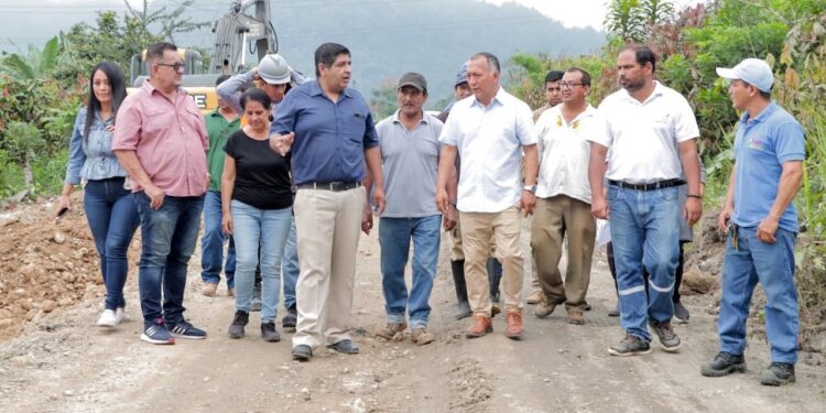 Avanza rehabilitación de la vía Progreso – La Cadena – Santa Elena