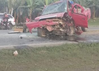 Carro quedó destruido en un accidente de tránsito