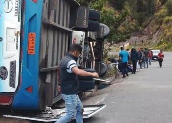 Accidente de un bus que transportaba una orquesta dejó un fallecido y 7 heridos