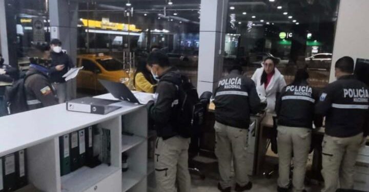 Fiscalía realizó allanamientos en Riobamba, Ambato y Loja