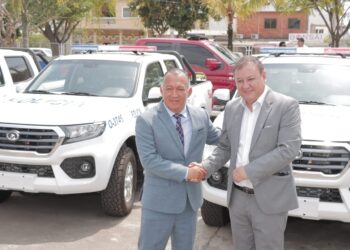 Para reforzar seguridad en la provincia Prefectura de El Oro entregó 6 patrulleros a la Policía Nacional