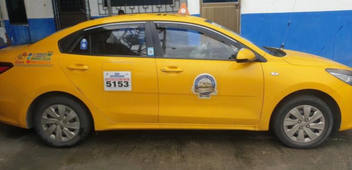 Taxi que estaba reportado como robado fue recuperado tras una persecución policial