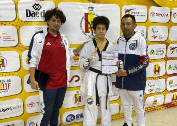 Klaython Fiallos Franco TAEKWONDISTA ORENSE PASEA SU CLASE EN EUROPA