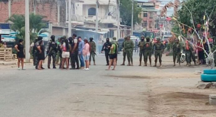 Traficantes de combustibles apedrearon a personal de la Policía Nacional