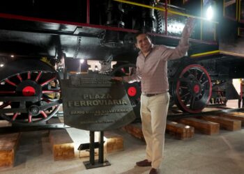 Alcalde Darío Macas inauguró la Plaza Ferroviaria
