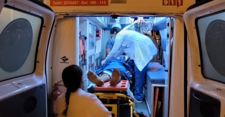 Recibió un disparo por oponerse al robo de su moto