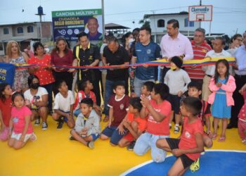 Prefectura inauguró nueva cancha en la Cdla. Bellos Horizontes