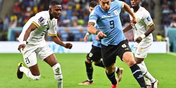 Ganar no le sirvió a Uruguay y es eliminado del Mundial