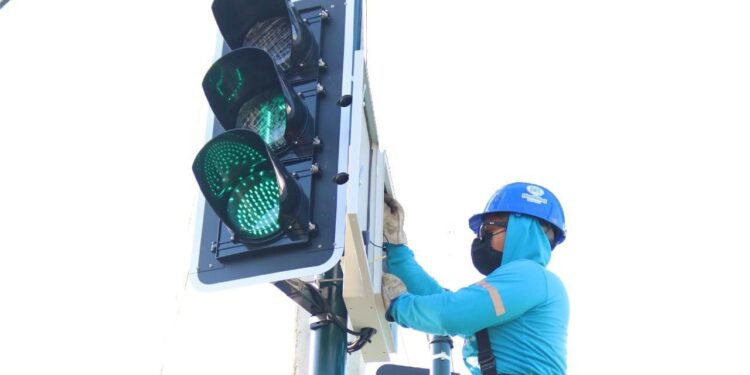 Movilidad instaló intersección semafórica en la Av. Héctor Chica