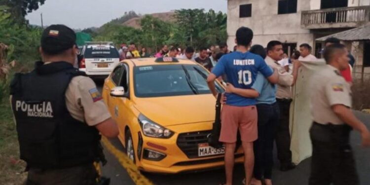 Taxista fue asesinado a balazos por sicarios.