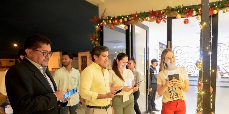 Inició la calificación a negocios participantes de Machala “Mi Destino, Navideño”.