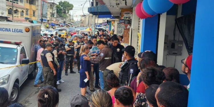 Dueña de despensa murió al ser alcanzada por balas perdidas