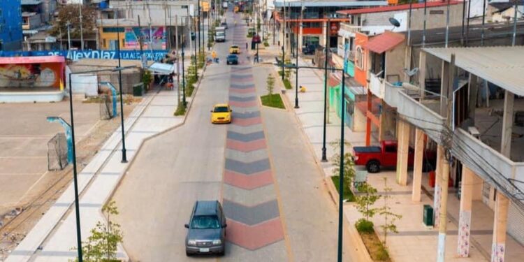 Ultiman detalles en la Av. Apolinario Gálvez en Puerto Bolívar