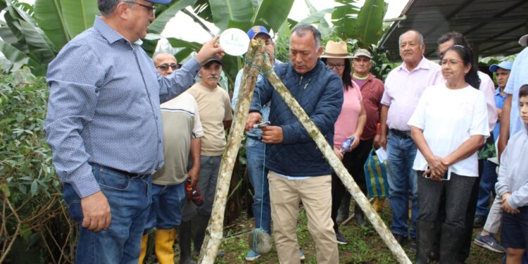 Prefectura repotencia sistema de riego comunitario en El Guabo