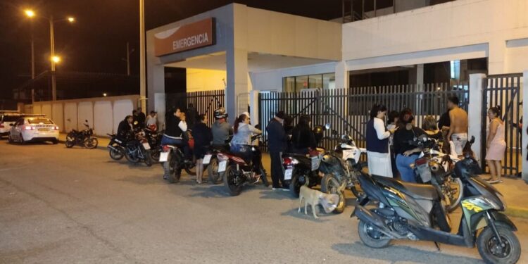Mujer herida al ser alcanzada por una bala perdida