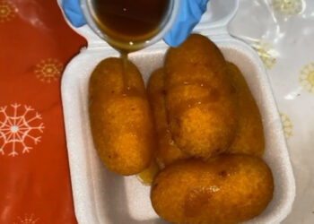Muchines de yuca con miel