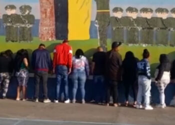 (Video) En Riobamba la policía antinarcóticos logró la aprehensión de 13 personas dedicadas al microtráfico