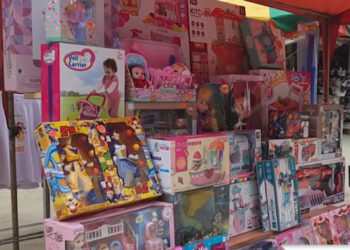 (Video) Comerciantes de juguetes ya ofertan sus productos en el cantón Santa Rosa