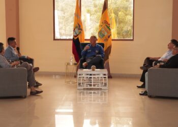 Clemente Bravo defendió el trabajo realizado por la Prefectura en Piñas