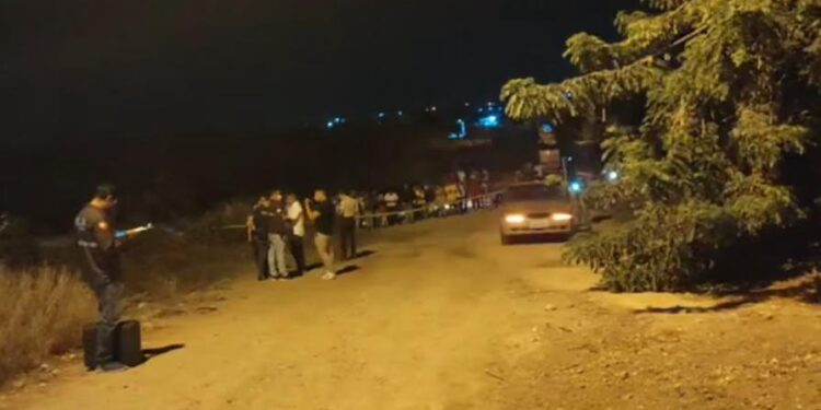 Cuatros cuerpos sin vida se encontraron en un vehículo abandonado