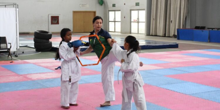 KARATE DO ORENSE FORMA DEPORTISTAS PARA EL ALTO RENDIMIENTO