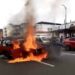 Incendió su camioneta para que agentes de la ATM no se la lleven retenida