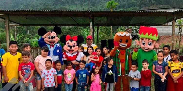 La Caravana Navideña Alégrate llegó la Navidad visitó el Sitio Las Águilas